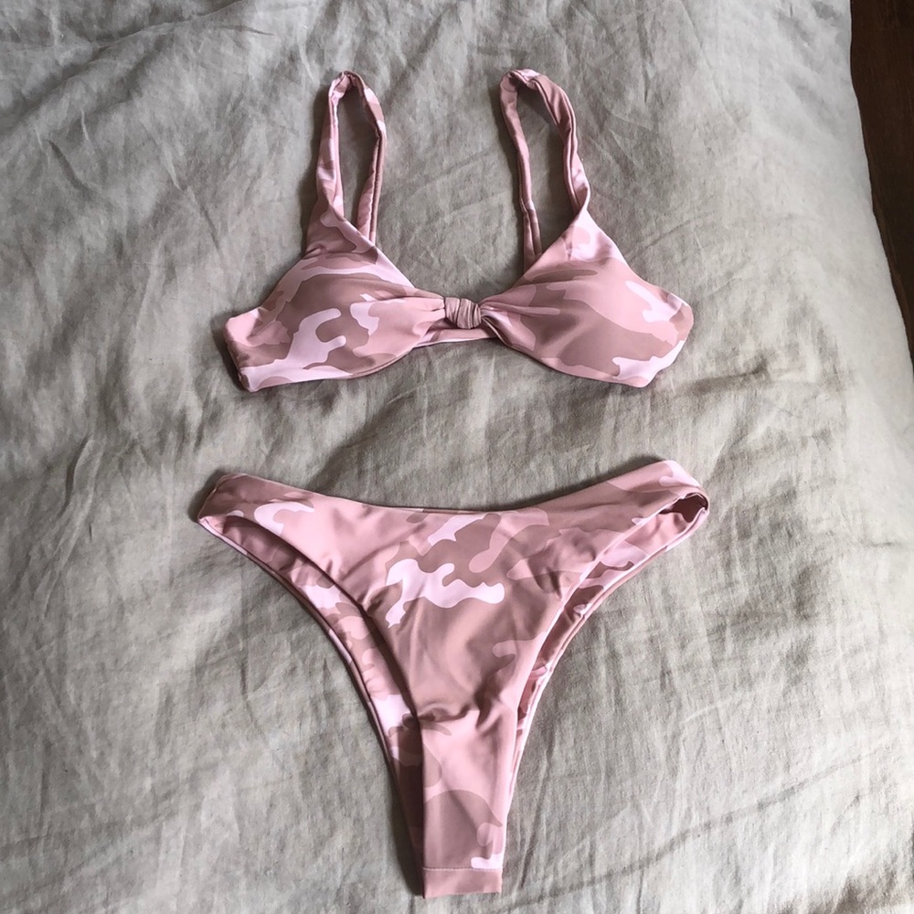 NWT High waisted pink camo bikini